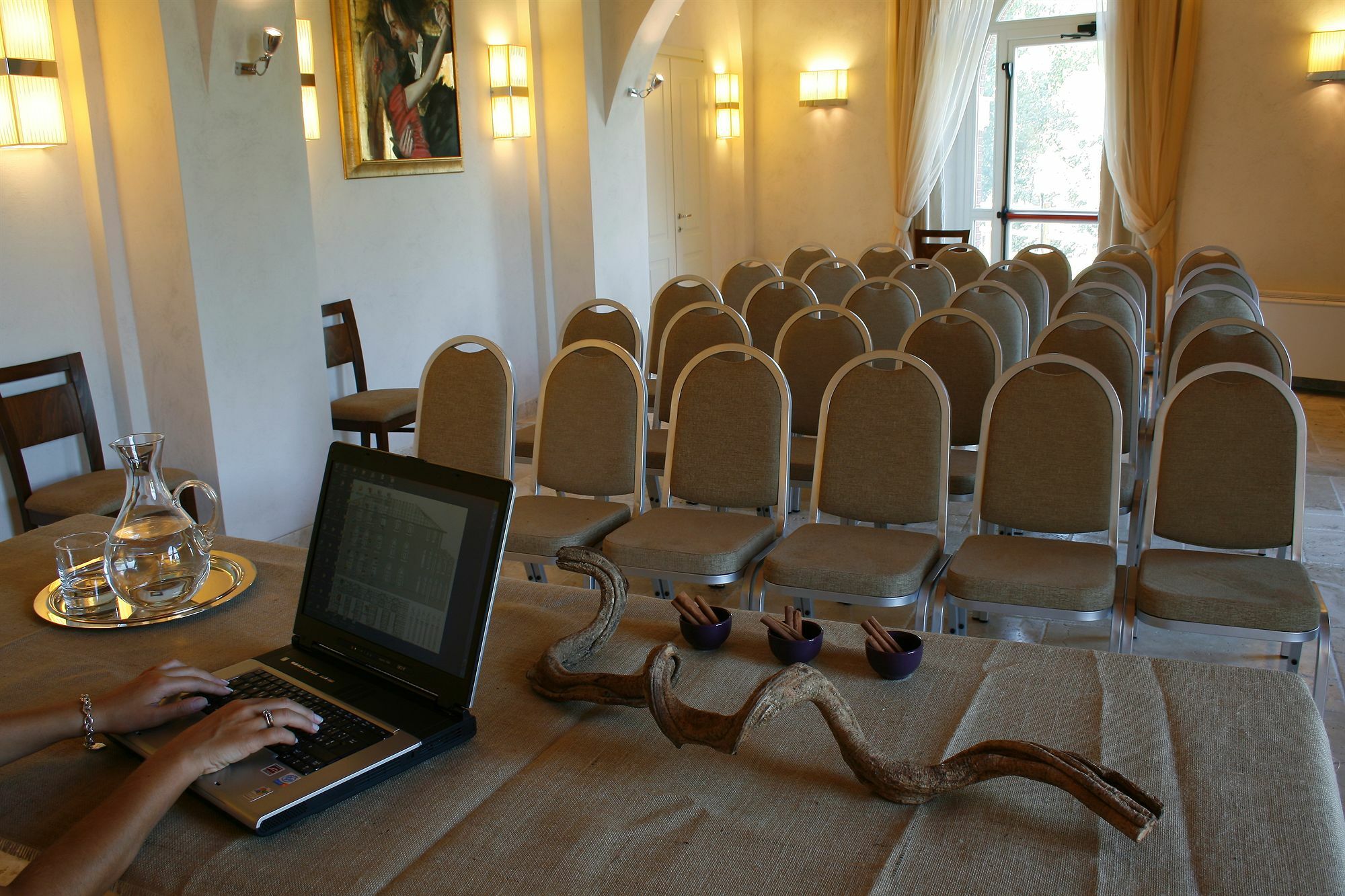 Lhp Hotel