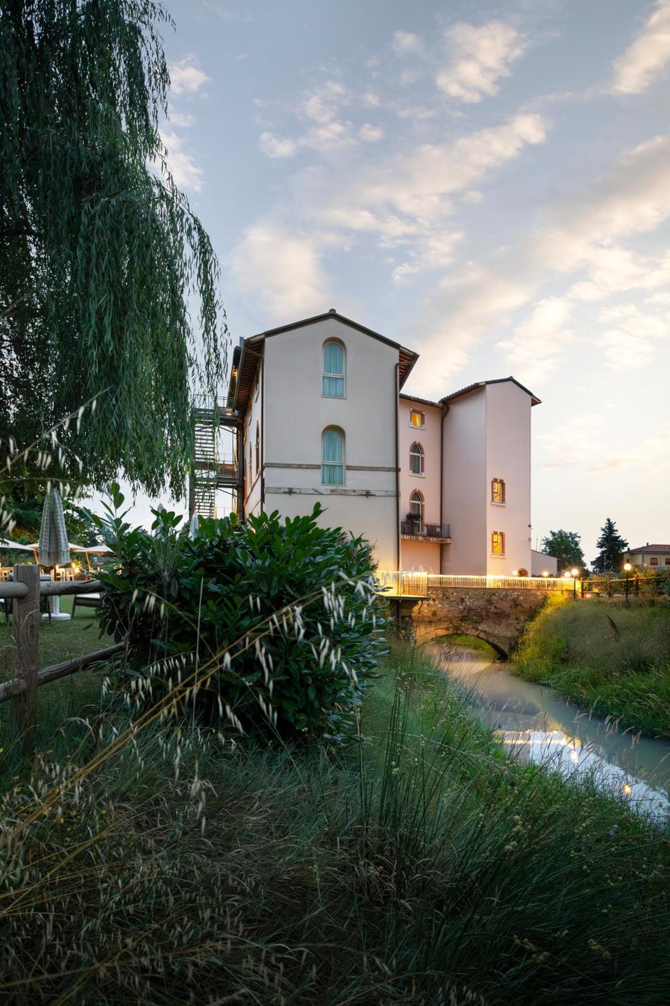 Hotel Lhp 4*