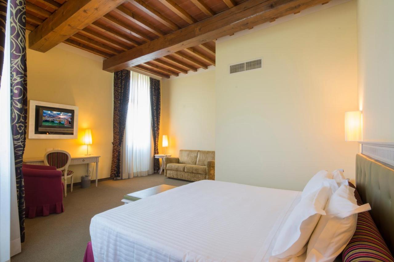 Lhp Hotel